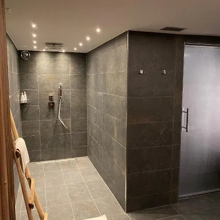 Victoria Retreat Chalet *